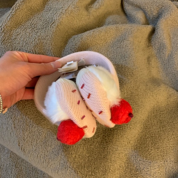 Kate Spade Women's Cupcake Earmuffs, Cream/Pink. - Picture 4 of 12